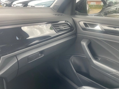 VW T-Roc R-LINE 1.5 TSI-DSG Black+Style,Pan.-Dach