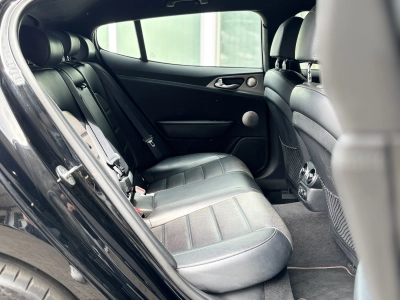 Kia Stinger 3.3 GT 4WD ACC NAVI LED HARMAN-KARDON