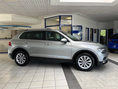 VW Tiguan 1.4 TSI Comfortline,LED,NAVI,ACC,AHK,RFK