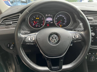 VW Tiguan 1.4 TSI Comfortline,LED,NAVI,ACC,AHK,RFK