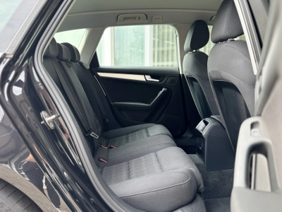 Audi A4 Avant 2.0 TDI S-Tronic S-line BI-XENON TEMP