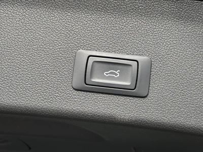 Audi A4 Avant 2.0 TDI S-Tronic S-line BI-XENON TEMP