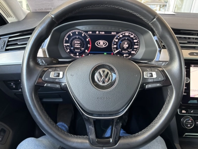 VW Passat Variant 1.8 TSI-DSG Highline ACC AHK LED