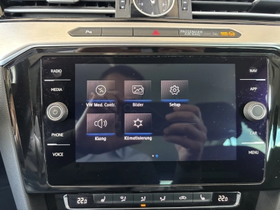 VW Passat Variant 1.8 TSI-DSG Highline ACC AHK LED