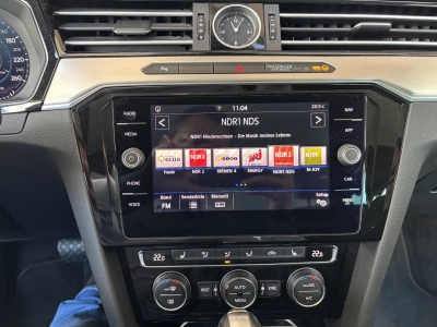 VW Passat Variant 1.8 TSI-DSG Highline ACC AHK LED