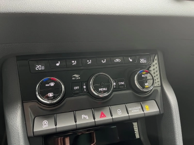 Skoda Karoq 1.5 TSI DSG+AHK+RFK+ACC+Navi+el.Heckkl.++