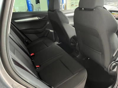 Skoda Karoq 1.5 TSI DSG+AHK+RFK+ACC+Navi+el.Heckkl.++