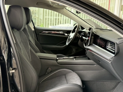 VW Passat Variant 1.5 eTSI-DSG Elegance, IQ,Navi Pro