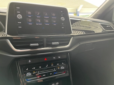 VW T-Roc R-LINE 1.5 TSI-OPF DSG IQ DRIVE, AHK