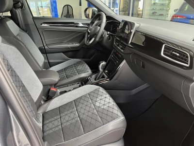 VW T-Roc R-LINE 1.5 TSI-OPF DSG IQ DRIVE, AHK