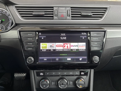 Skoda Superb Combi 2.0 TDI DSG Style 4x4 NAVI PDC DAB