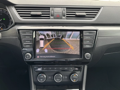 Skoda Superb Combi 2.0 TDI DSG Style 4x4 NAVI PDC DAB