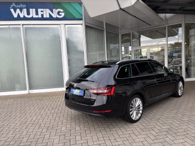 Skoda Superb Combi 2.0 TDI DSG Style 4x4 NAVI PDC DAB