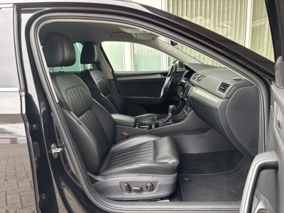 Skoda Superb Combi 2.0 TDI DSG Style 4x4 NAVI PDC DAB