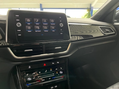 VW T-Roc R-LINE 1.5 TSI-OPF DSG IQ DRIVE, AHK