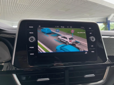 VW T-Roc R-LINE 1.5 TSI-OPF DSG IQ DRIVE, AHK