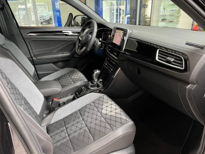 VW T-Roc R-LINE 1.5 TSI-OPF DSG IQ DRIVE, AHK