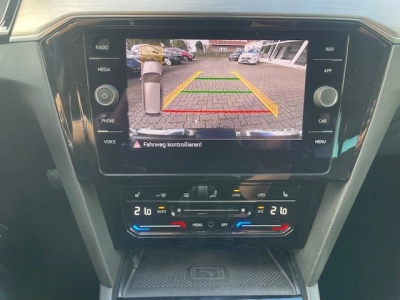 VW Passat Variant 2.0 TDI DSG Elegance,AHK,Matrix