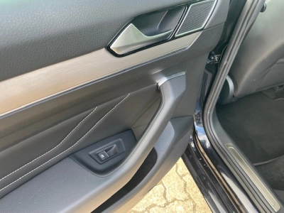 VW Passat Variant 2.0 TDI DSG Elegance,AHK,Matrix