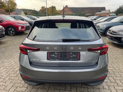 Skoda Fabia 1.0 TSI Essence,Sitzheiz,GRA,PDC,LED-SW