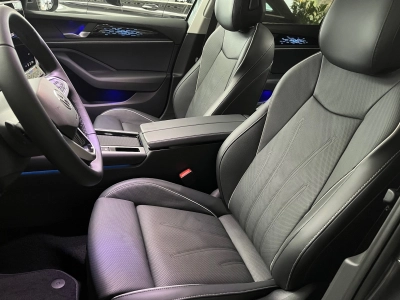 VW Passat Variant 2.0 TDI DSG Elegance,Leder,Sound