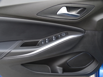 Opel Grandland X 1.6 Turbo / Innov./Automatik/LED