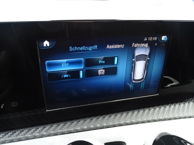 Mercedes-Benz CLA 180 Shooting Brake NAVI / PDC / SHZG / PANO