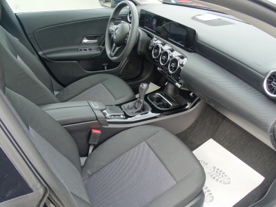 Mercedes-Benz CLA 180 Shooting Brake NAVI / PDC / SHZG / PANO