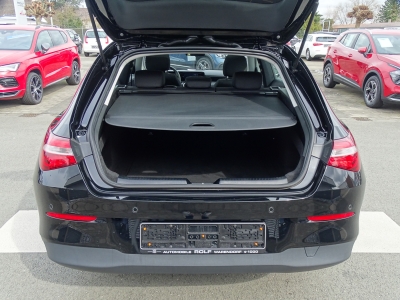 Mercedes-Benz CLA 180 Shooting Brake NAVI / PDC / SHZG / PANO