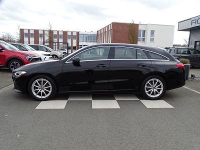 Mercedes-Benz CLA 180 Shooting Brake NAVI / PDC / SHZG / PANO