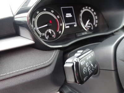 Skoda Fabia 1.0 Style*DSG*LED*DAB*SHZG*PDC*SMART LINK