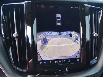 Volvo XC60 B4 CORE 2WD*LED*NAVI*RFK*GJR*4xSHZG*DAB*PDC