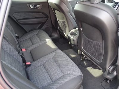 Volvo XC60 B4 CORE 2WD*LED*NAVI*RFK*GJR*4xSHZG*DAB*PDC