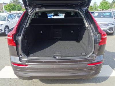 Volvo XC60 B4 CORE 2WD*LED*NAVI*RFK*GJR*4xSHZG*DAB*PDC