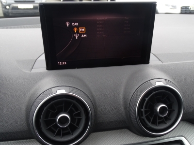 Audi Q2 30 TFSI*LED*DAB*KLIMA*PDC*RFK*TEL.*SPUR ASSI*