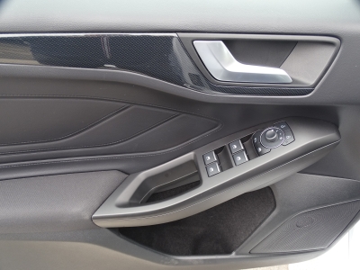 Ford Focus ST-Line HYBRID*NAVI*SHZG*LED*DAB*RFK*GJR* 