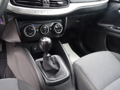 Fiat Tipo 1.4 Pop*NAVI*KLIMAAUTO*SHZG*PDC*TEL.*TEMPO*