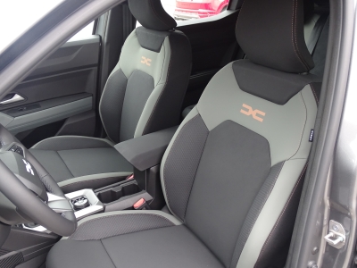 Dacia Duster TCe 130 Extreme*4x4*LED*NAVI*DAB*KAMERA*