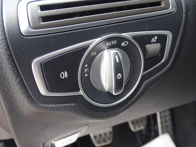 Mercedes-Benz C 180 COUPE*AMG LINE*NAVI*RFK*LED*SHZG*CAR PLAY*