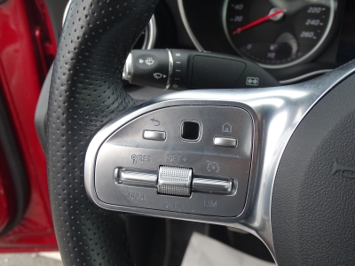 Mercedes-Benz C 180 COUPE*AMG LINE*NAVI*RFK*LED*SHZG*CAR PLAY*