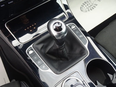 Mercedes-Benz C 180 COUPE*AMG LINE*NAVI*RFK*LED*SHZG*CAR PLAY*