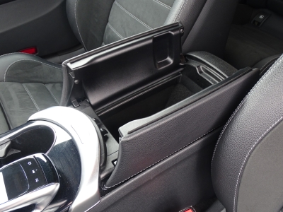 Mercedes-Benz C 180 COUPE*AMG LINE*NAVI*RFK*LED*SHZG*CAR PLAY*