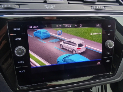 VW Touran 2.0 TDI Highline*R-LINE*DSG*PANO*LED*RFK*