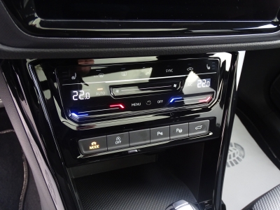 VW Touran 2.0 TDI Highline*R-LINE*DSG*PANO*LED*RFK*