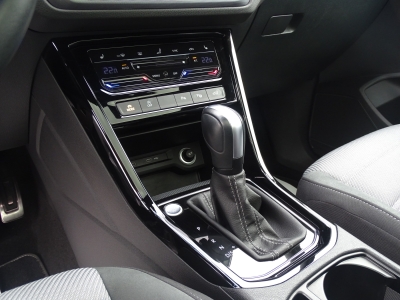 VW Touran 2.0 TDI Highline*R-LINE*DSG*PANO*LED*RFK*