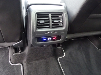 VW Touran 2.0 TDI Highline*R-LINE*DSG*PANO*LED*RFK*