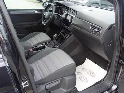 VW Touran 2.0 TDI Highline*R-LINE*DSG*PANO*LED*RFK*