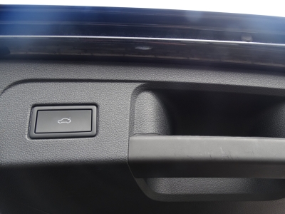 VW Touran 2.0 TDI Highline*R-LINE*DSG*PANO*LED*RFK*