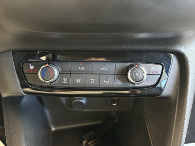 Opel Corsa Edition*Navi*SHZ*R.Cam*DAB*LED*Tempomat*