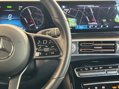 Mercedes-Benz EQC 400 MBUX*Matrix*AHK*R.Cam*SHZ*Distronic+Navi
